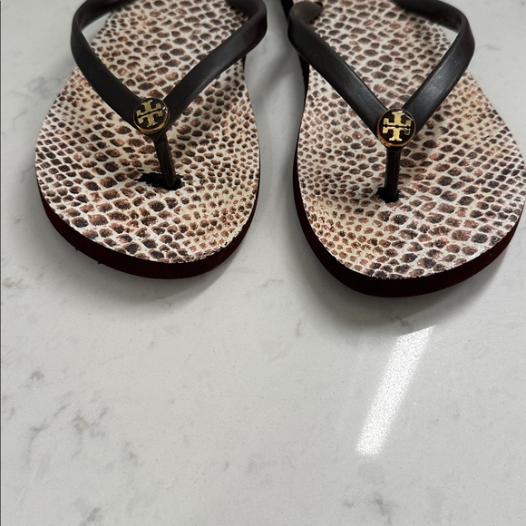 Tory Burch Snakeskin Pattern Sandals with Black Straps - Picture 4 of 8